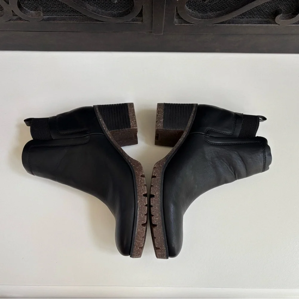 NWOB Korks Elise Block Ankle Boots Size 9.5